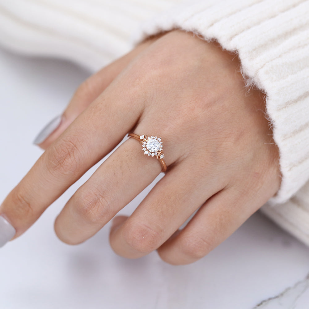 0.41 CT Round Cluster Moissanite Engagement Ring