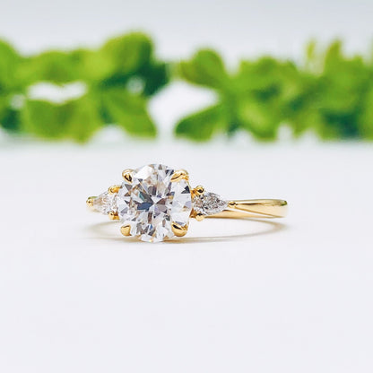 2.65 CT Round Three Stone Moissanite Engagement Ring