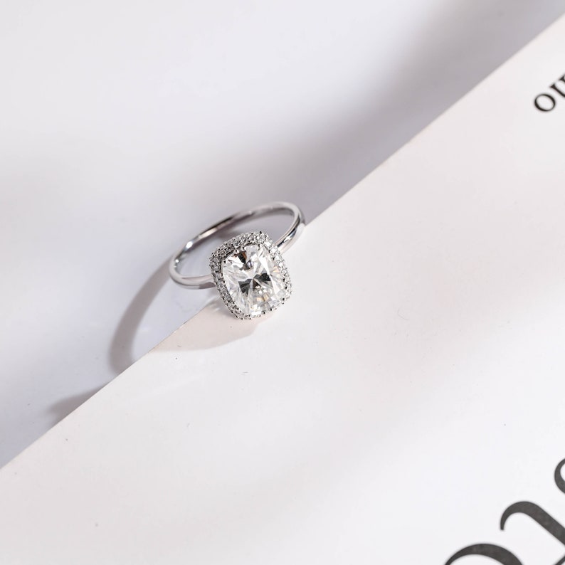 Stunning 1.0 - 2.0 CT Elongated Cushion Moissanite Engagement Ring With Halo Design 3