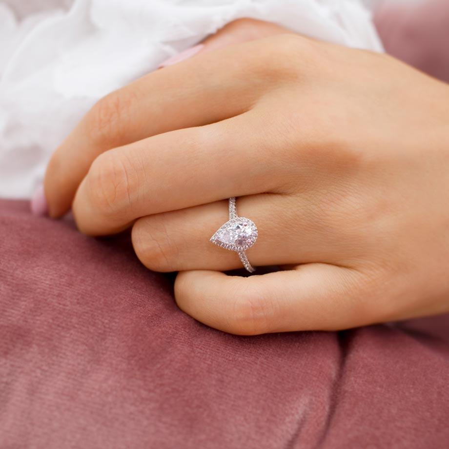 0.94 CT Pear Halo & Pave Lab Grown Diamond Engagement Ring
