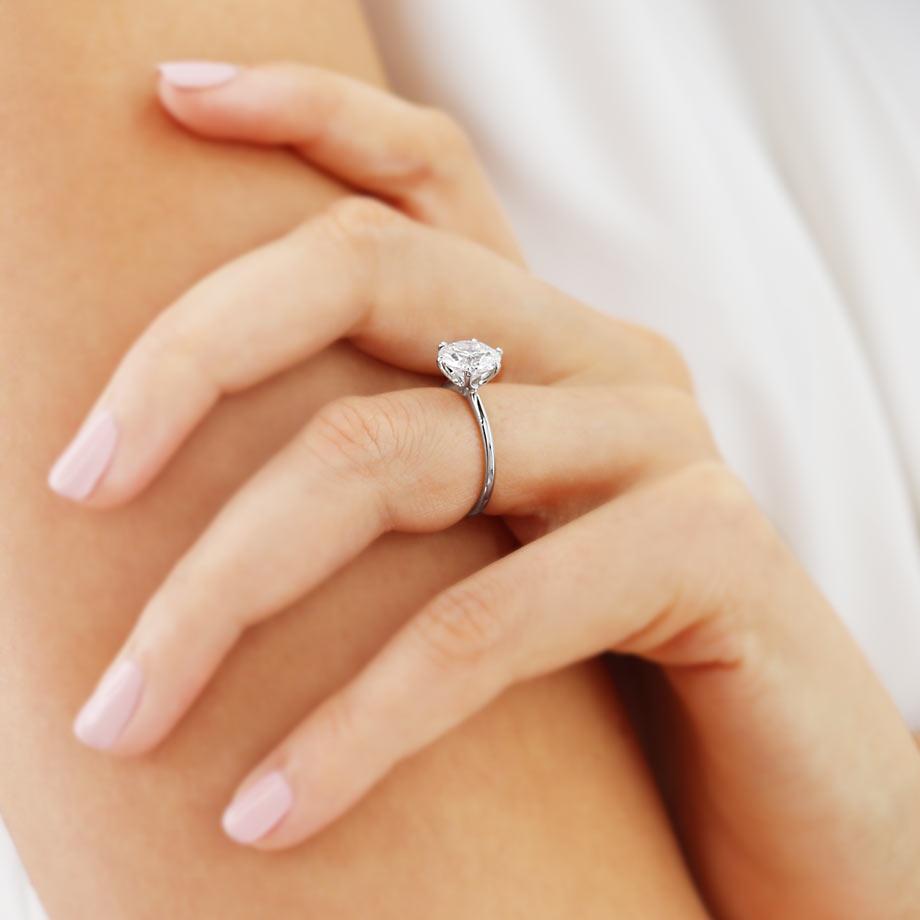 2.2 CT Round Solitaire Lab Grown Diamond Engagement Ring