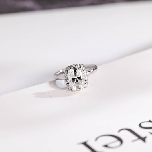 Stunning 1.0 - 2.0 CT Elongated Cushion Moissanite Engagement Ring With Halo Design 1